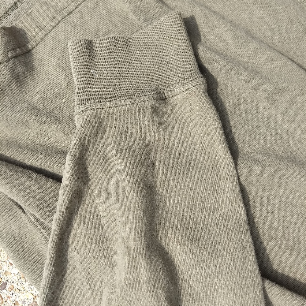 SOLD💥Carhartt Pocket long sleeve - Picture 3 of 4